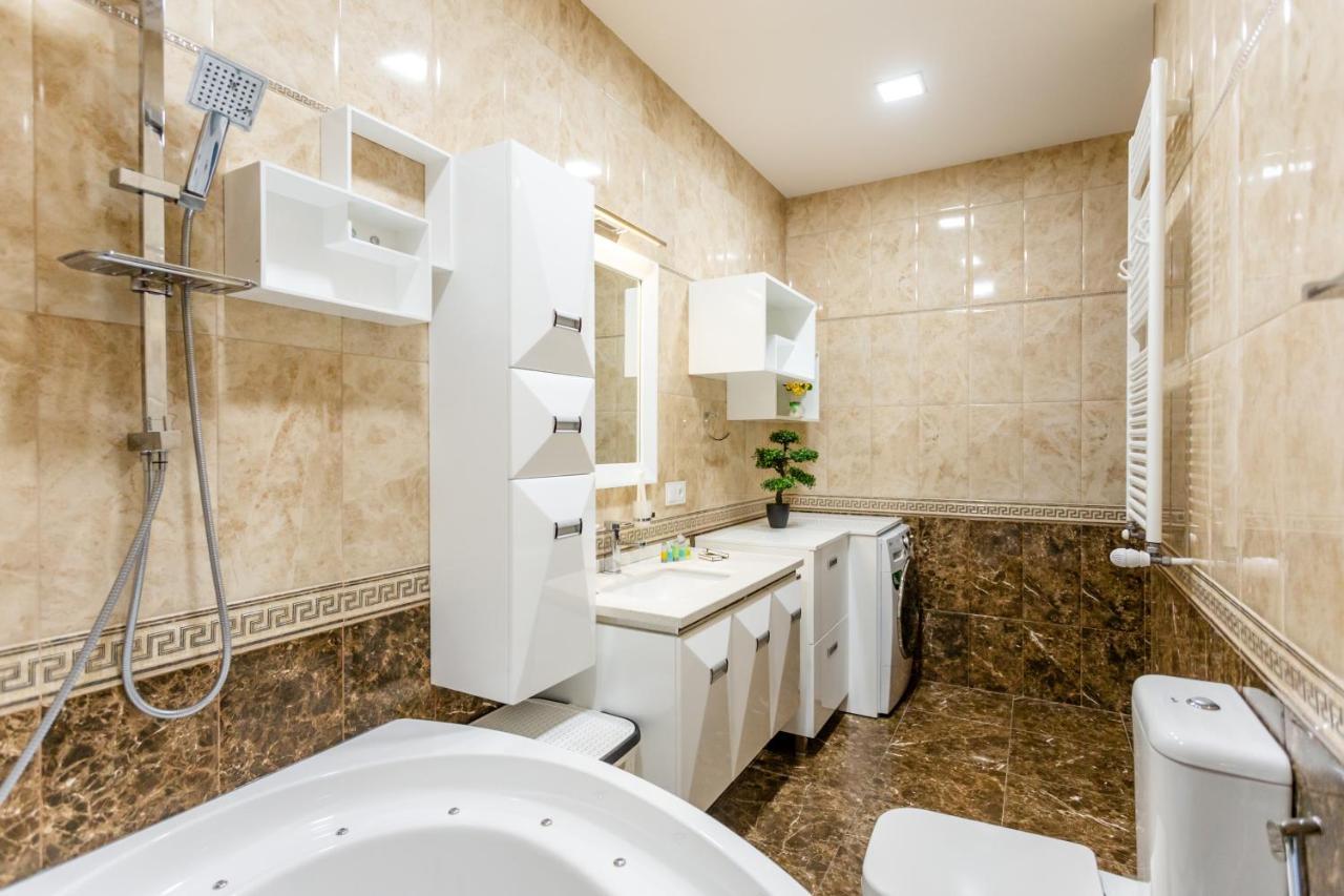 Central Cozy 3Bd-2Bath Apartment Τυφλίδα Εξωτερικό φωτογραφία